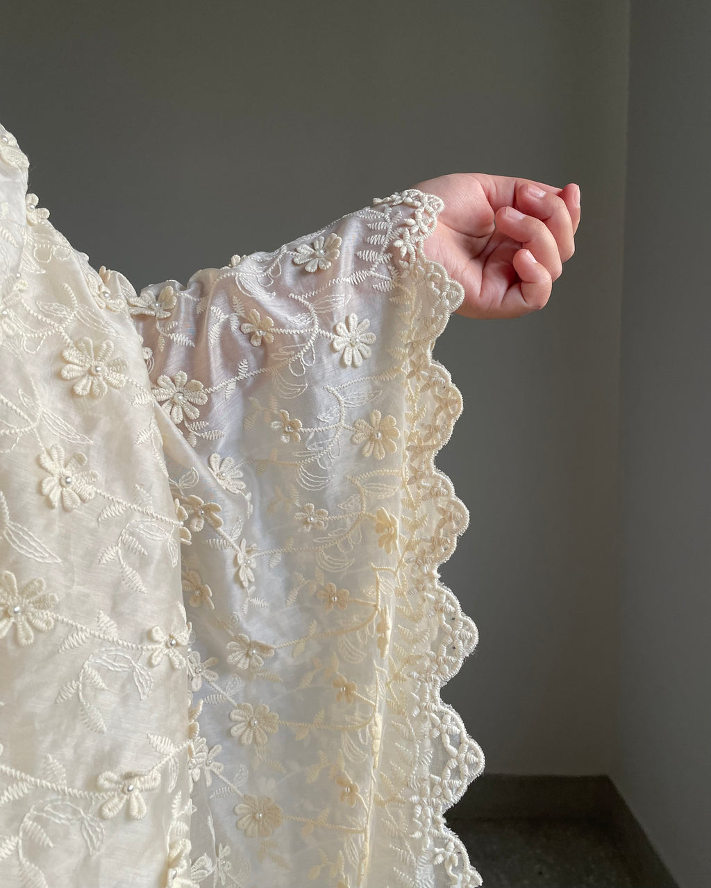 Off-White Floral Chikankari Silk Saree